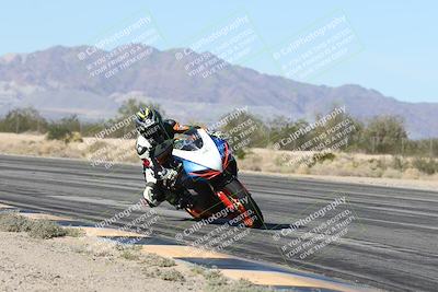 media/Dec-04-2025-Racers Edge (Thu) [[5ebc9f124d]]/3-B Group/3-Session 2 (Turn 7 Inside)/